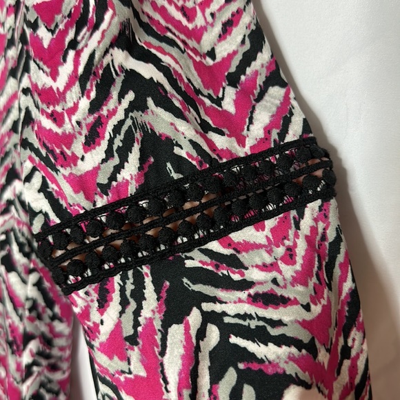 Abstract Blouse - Picture 3 of 6